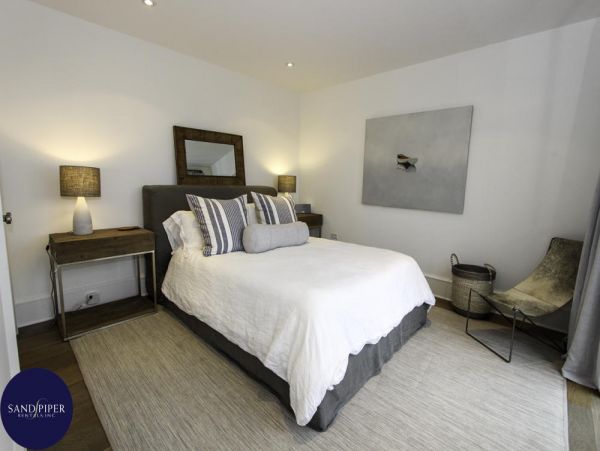 Cape Cod Home 995303