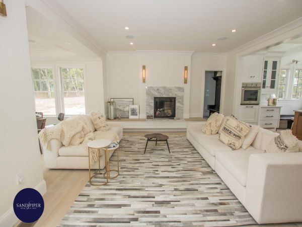 Cape Cod Home 995304