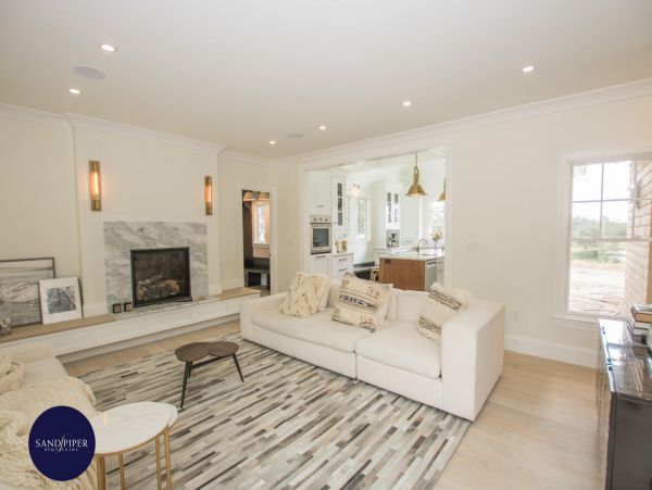 Cape Cod Home 995304