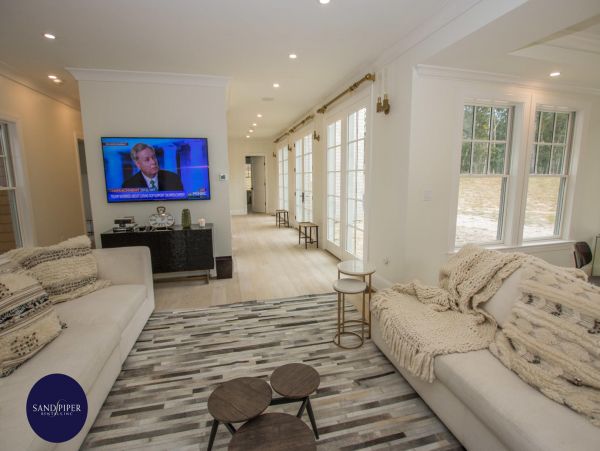 Cape Cod Home 995304