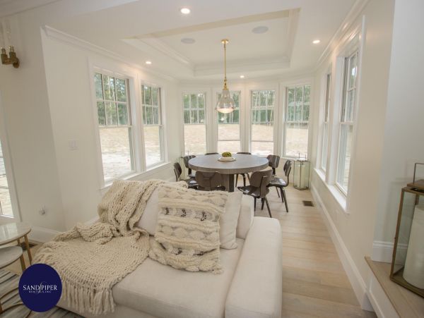 Cape Cod Home 995304