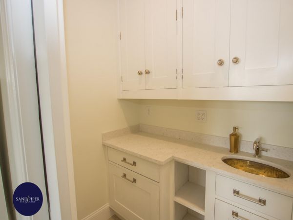 Cape Cod Home 995304