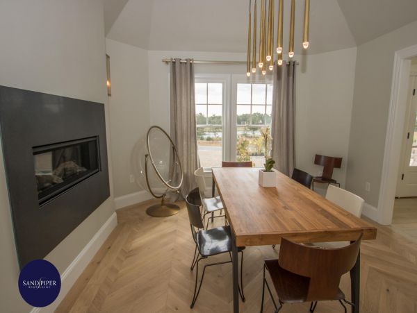 Cape Cod Home 995304