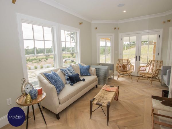 Cape Cod Home 995304