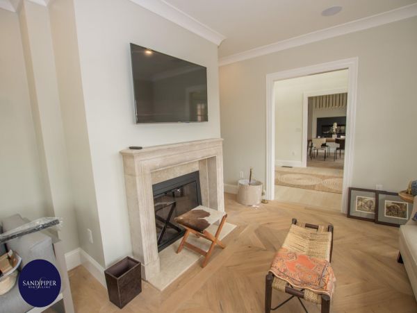 Cape Cod Home 995304