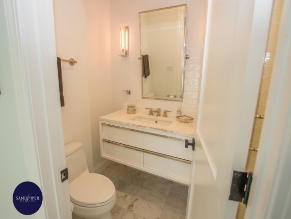 Cape Cod Home 995304