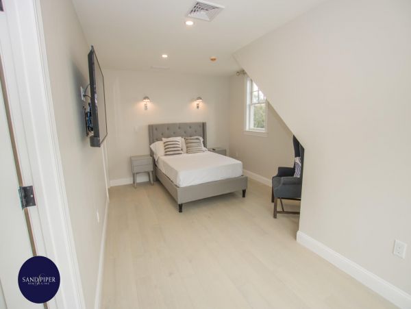 Cape Cod Home 995304