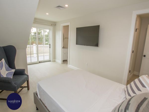Cape Cod Home 995304