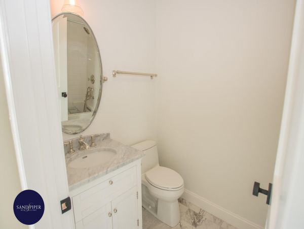 Cape Cod Home 995304