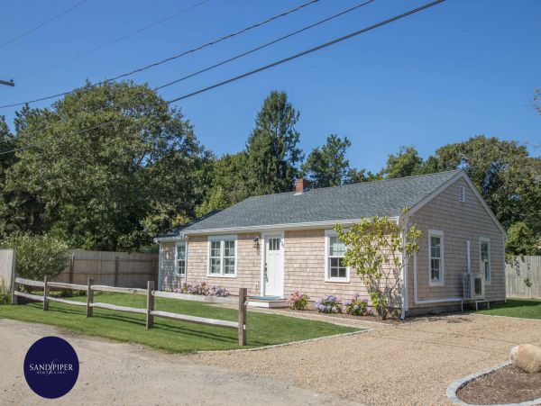 Cape Cod Home 995305