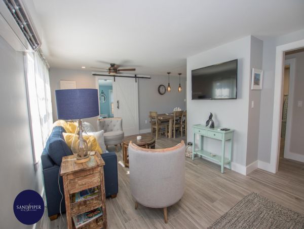 Cape Cod Home 995305