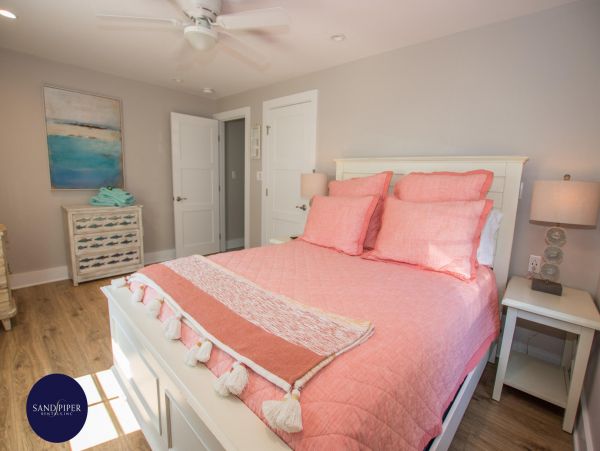 Cape Cod Home 995305
