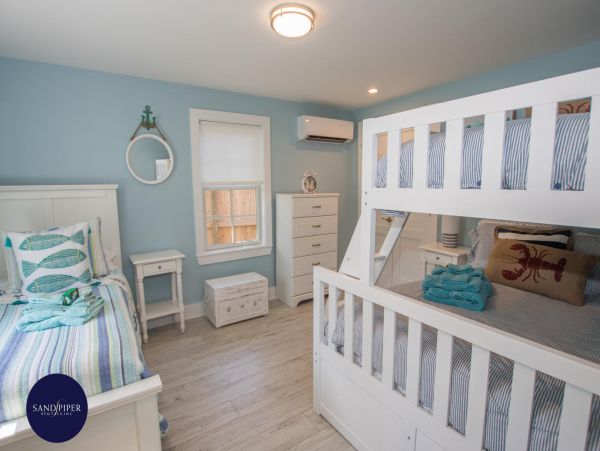 Cape Cod Home 995305