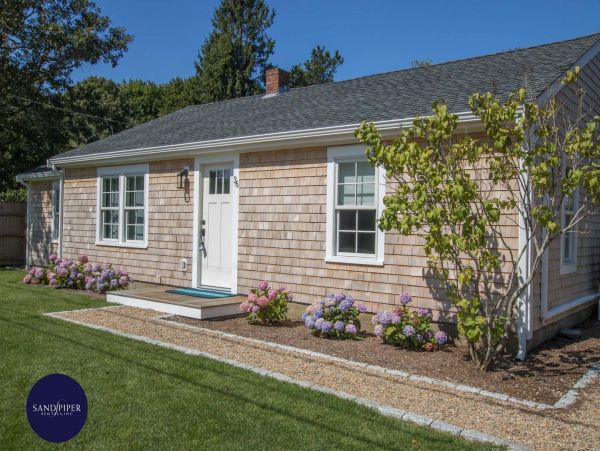 Cape Cod Home 995305