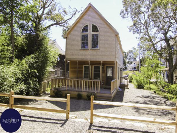 Cape Cod Home 995306
