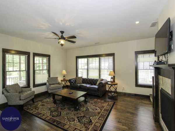 Cape Cod Home 995306