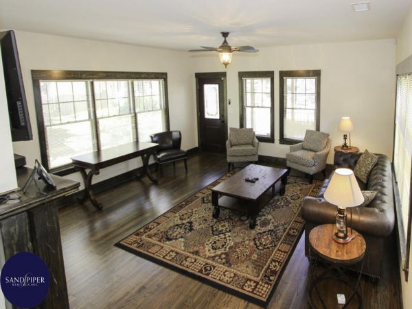 Cape Cod Home 995306