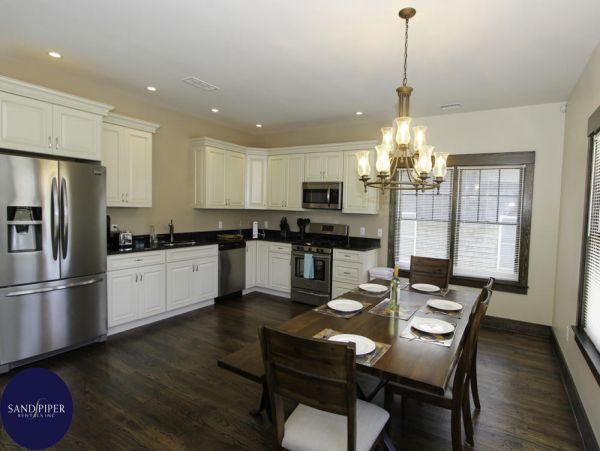 Cape Cod Home 995306