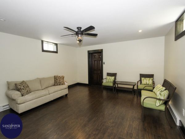 Cape Cod Home 995306