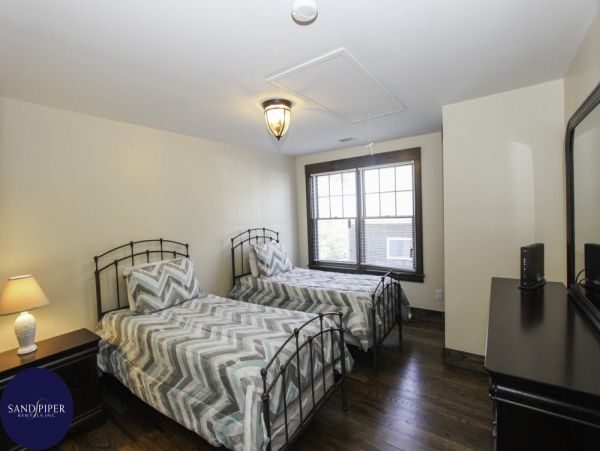 Cape Cod Home 995306