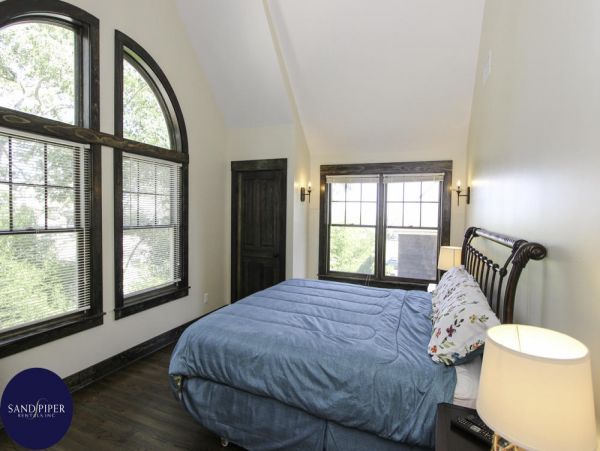 Cape Cod Home 995306