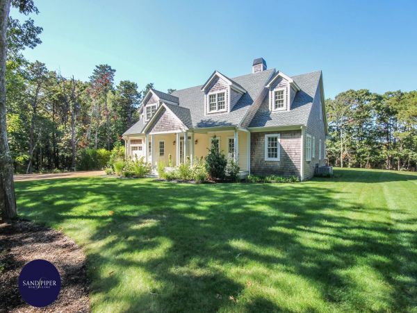 Cape Cod Home 995307
