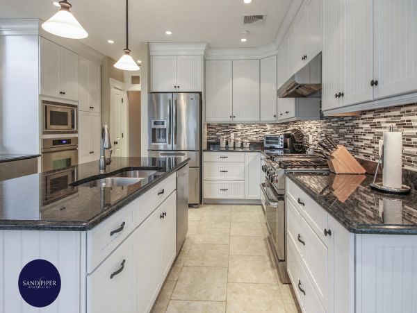 Cape Cod Home 995307