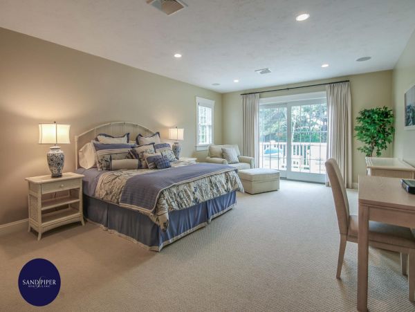 Cape Cod Home 995307