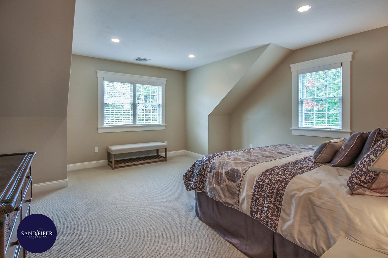 Cape Cod Home 995307