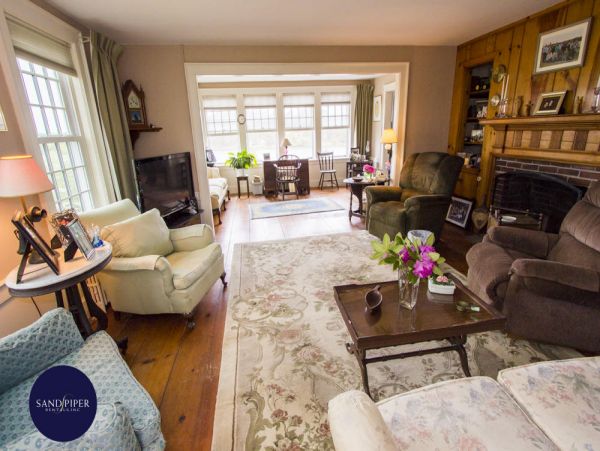 Cape Cod Home 995308