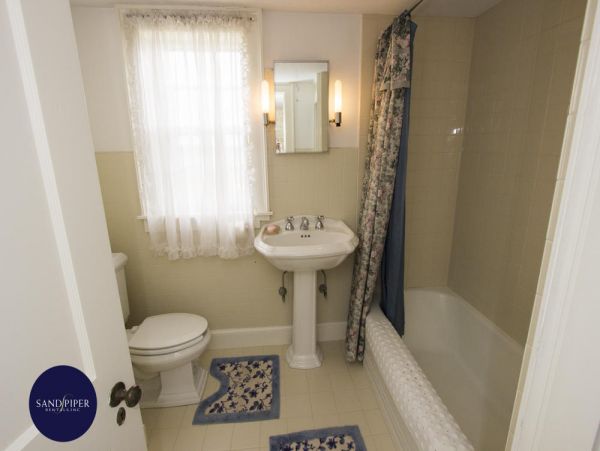 Cape Cod Home 995308