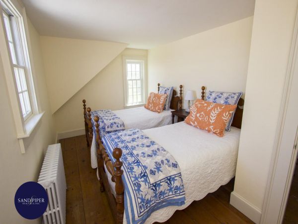 Cape Cod Home 995308