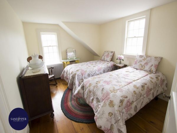 Cape Cod Home 995308