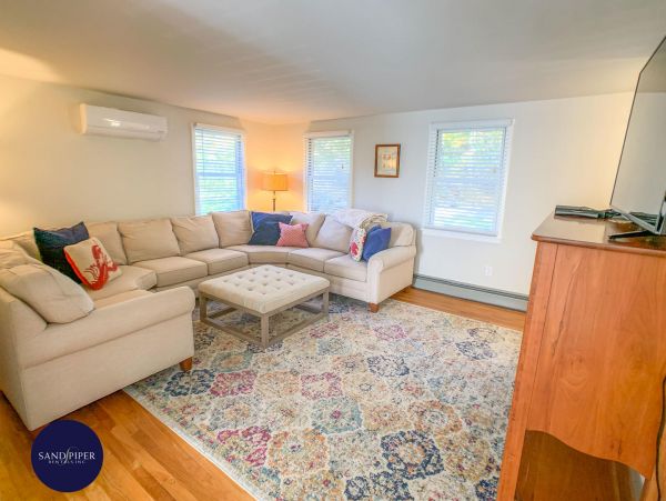 Cape Cod Home 995309