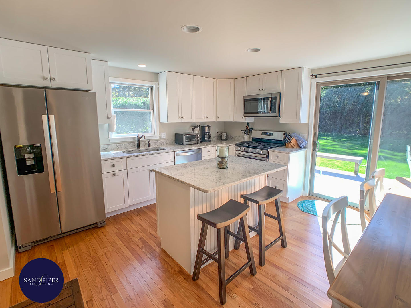 Cape Cod Home 995309