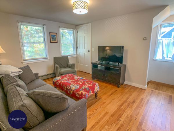 Cape Cod Home 995309