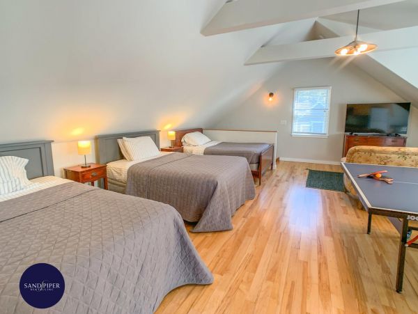 Cape Cod Home 995309