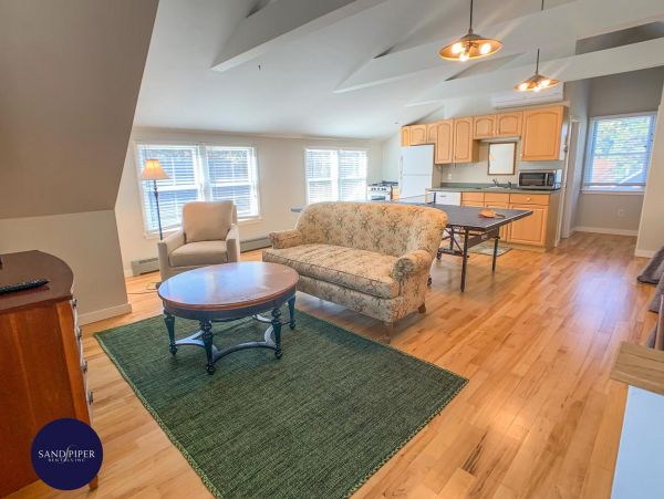 Cape Cod Home 995309
