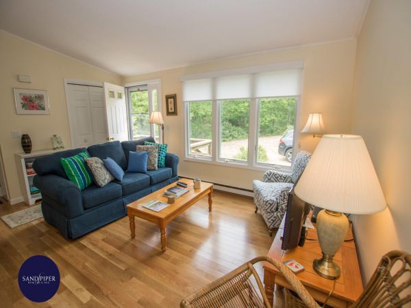 Cape Cod Home 995310