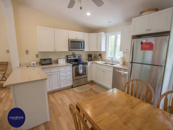 Cape Cod Home 995310