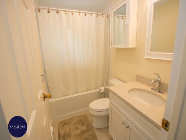 Cape Cod Home 995310
