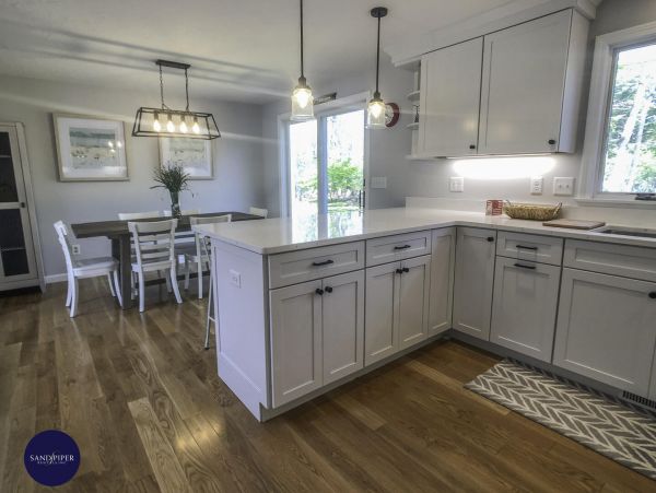 Cape Cod Home 995311