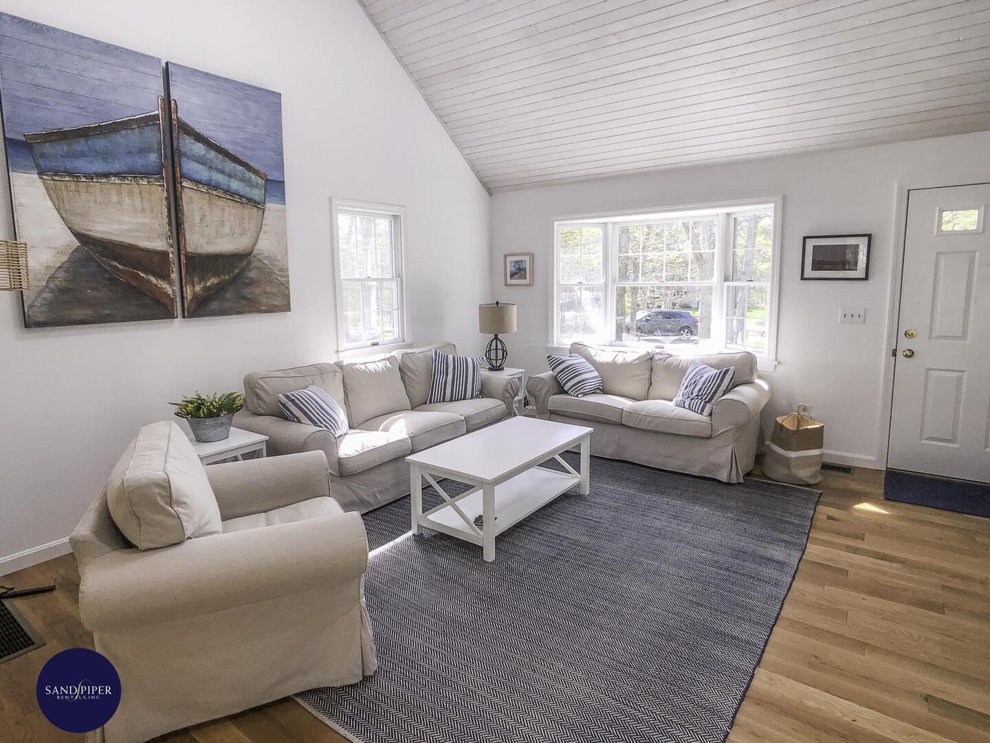 Cape Cod Home 995311