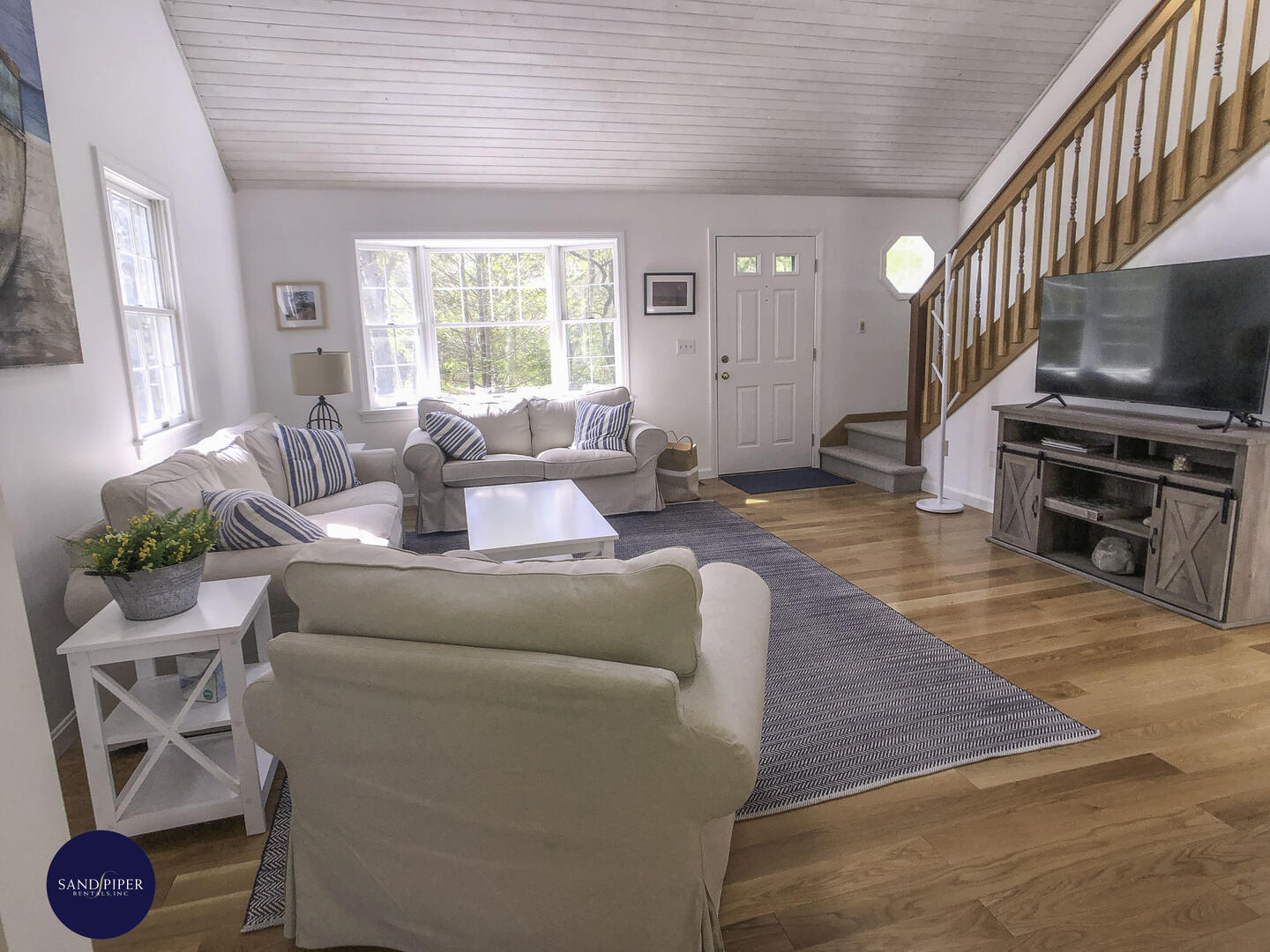 Cape Cod Home 995311