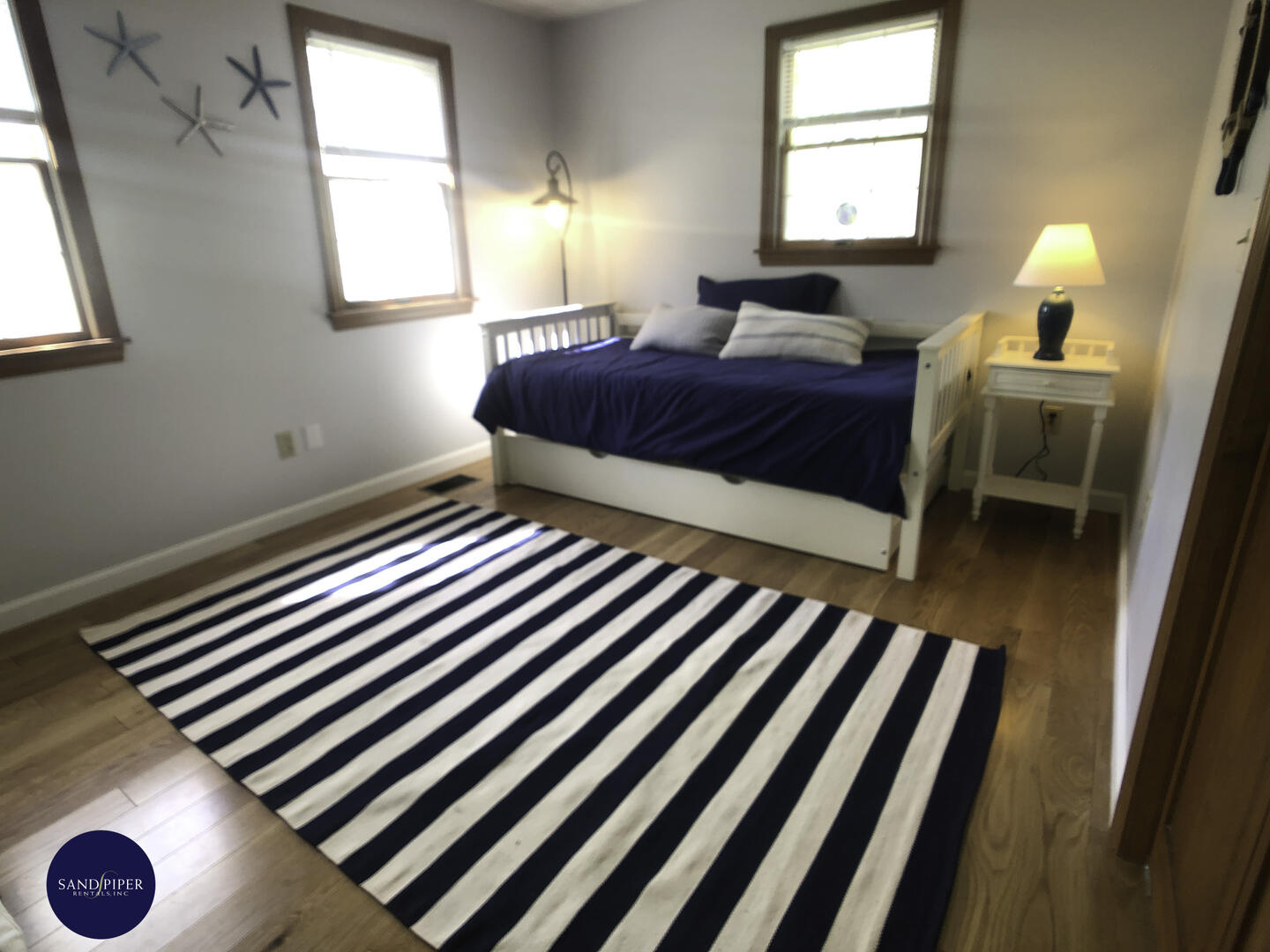 Cape Cod Home 995311