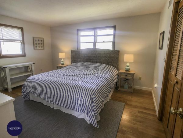 Cape Cod Home 995311