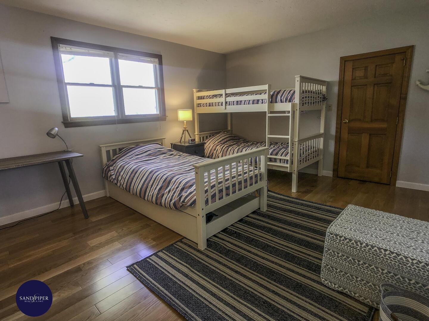 Cape Cod Home 995311