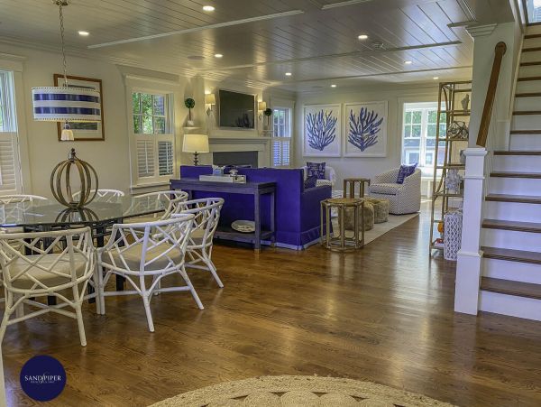 Cape Cod Home 995312