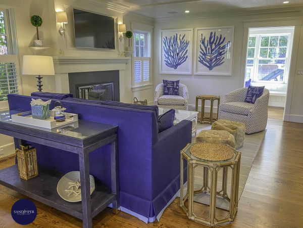 Cape Cod Home 995312