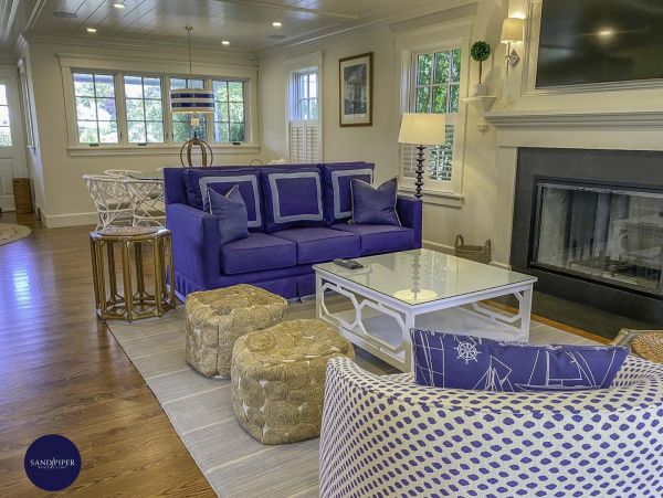 Cape Cod Home 995312